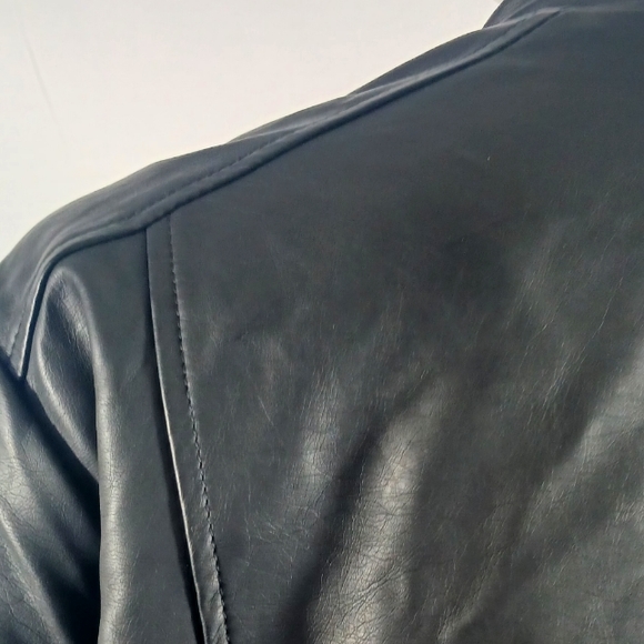 Women Plus Quilted Leather Jacket - Picture 8 of 11